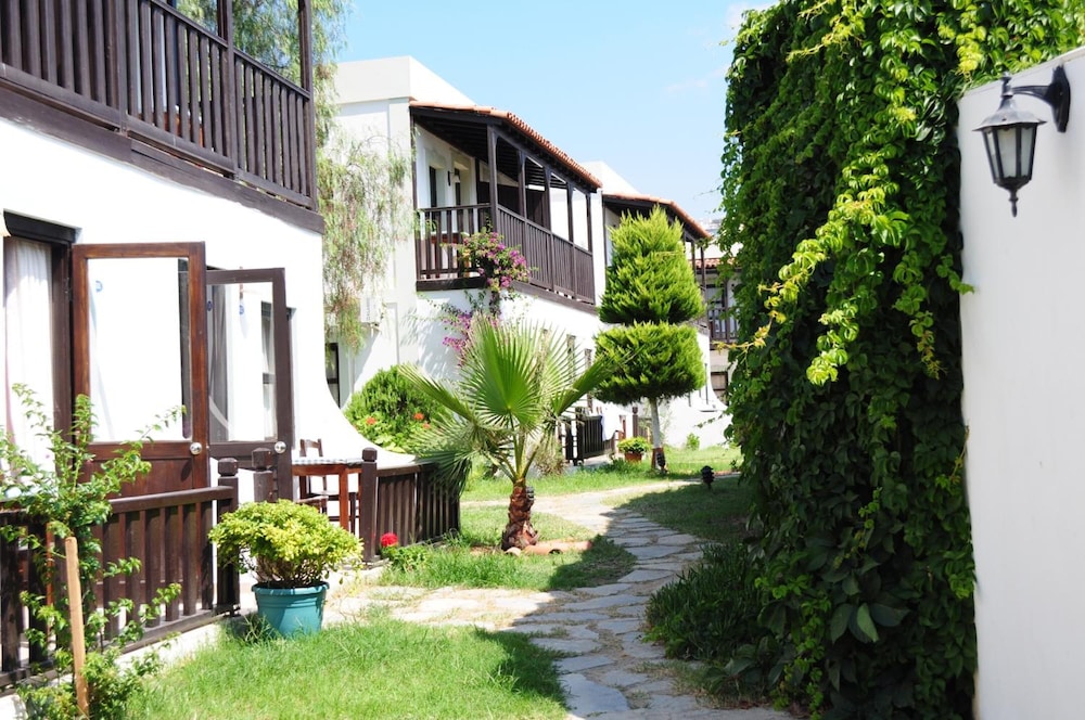 

Napoli - Gumbet - Salinas Beach Hotel Bodrum-Boutique Concept