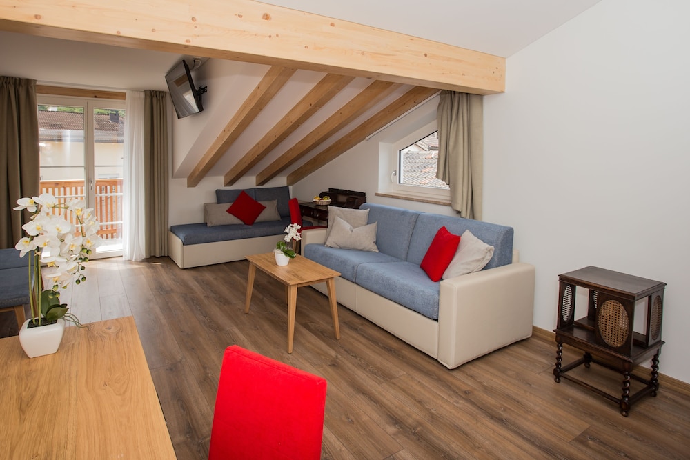 

Milano - Comune di Montagna - Hotel Tyrol