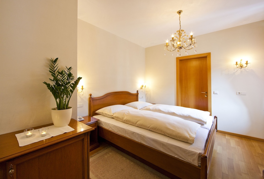 

Firenze - Caldaro sulla Strada del Vino - Hotel Tyrol