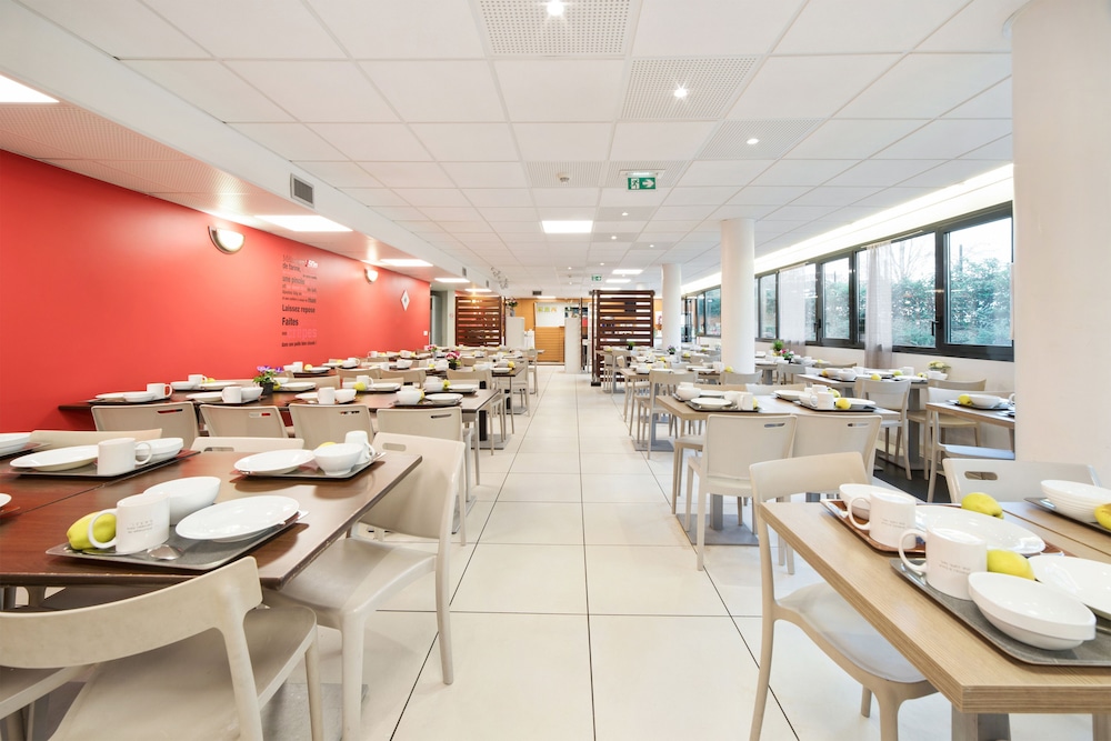 

Bologna - Versailles - Comfort Aparthotel Versailles, St Cyr l'Ecole
