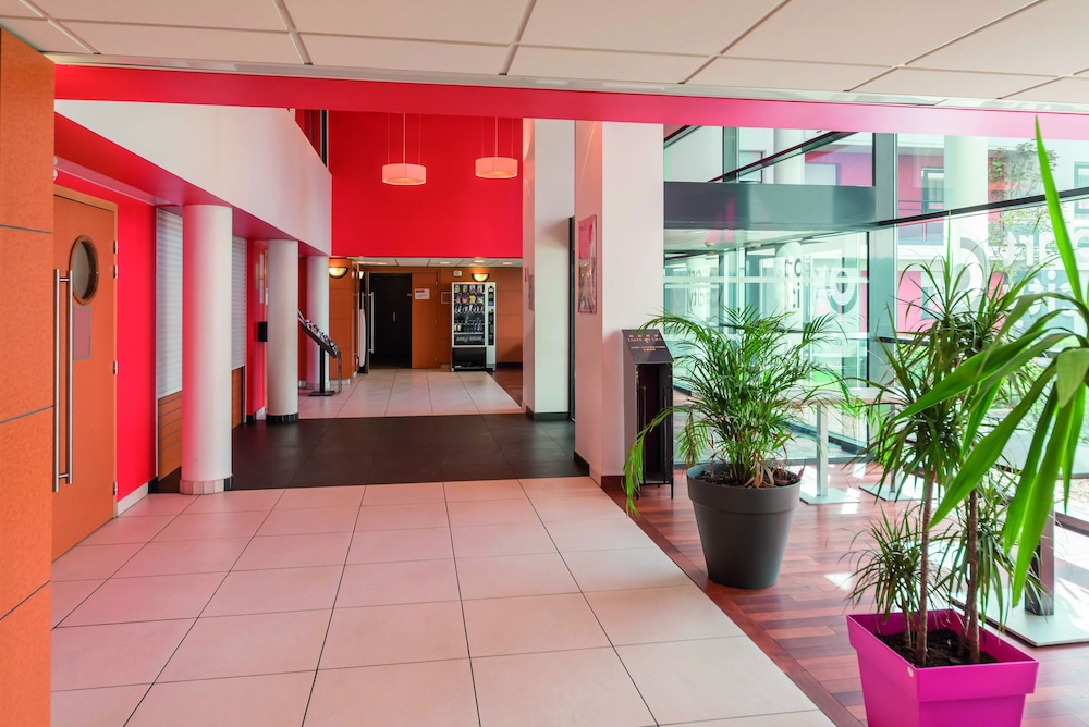 

Roma - Versailles - Comfort Aparthotel Versailles, St Cyr l'Ecole