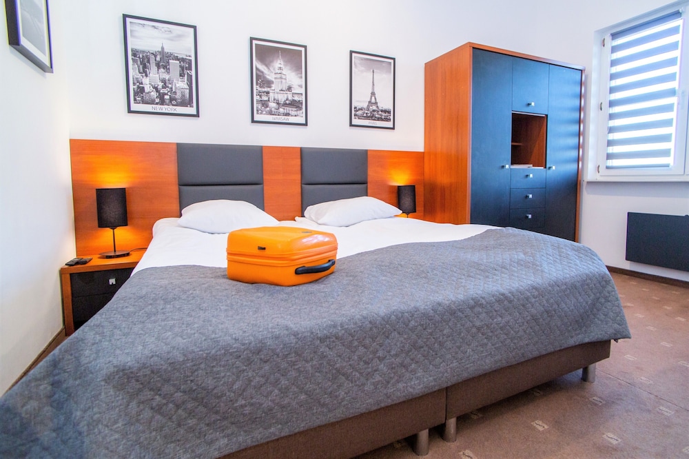 

Venezia - Varsavia - Warsaw - Apartments Apartamenty Sadyba
