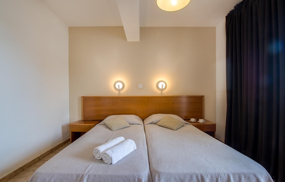 

Bari - Ayia Napa - Captain Karas Holidays Apartments