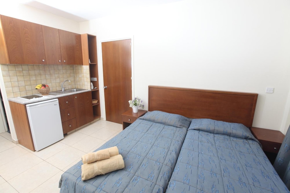 

Napoli - Ayia Napa - Captain Karas Holidays Apartments