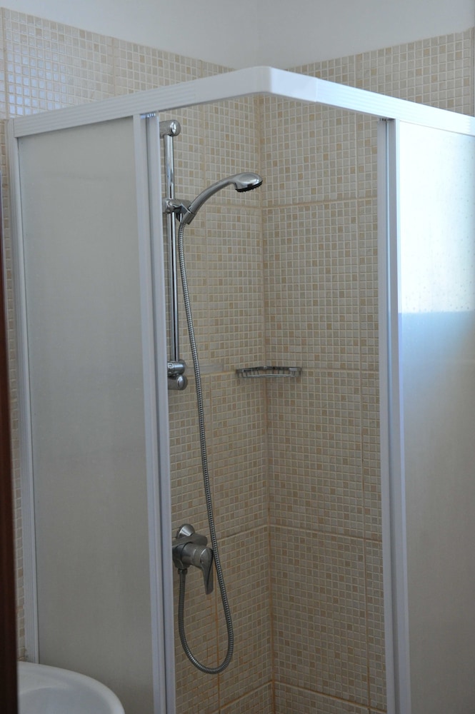 

Ancona - Cipro - Captain Karas Holidays Apartments