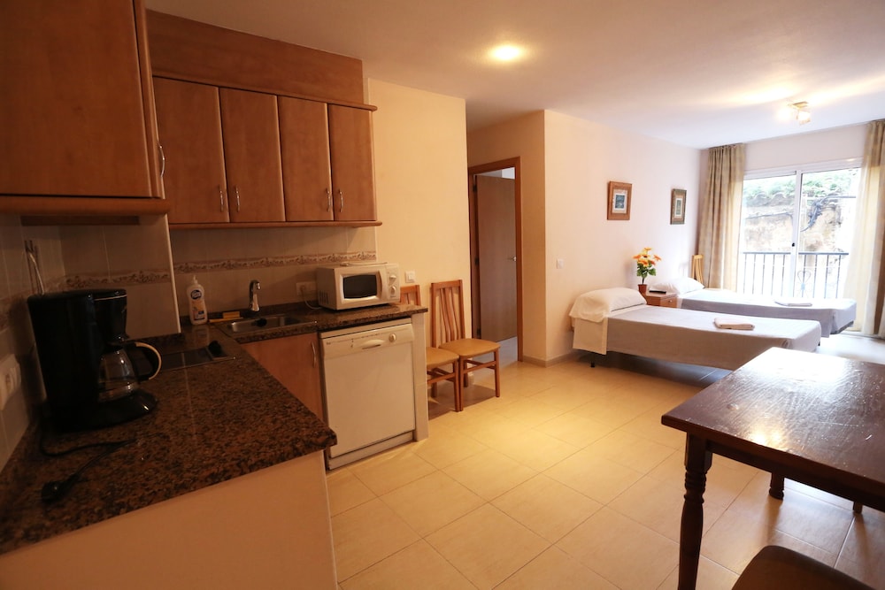 

Catania - Lloret de Mar - Royal Inn Aparthotel