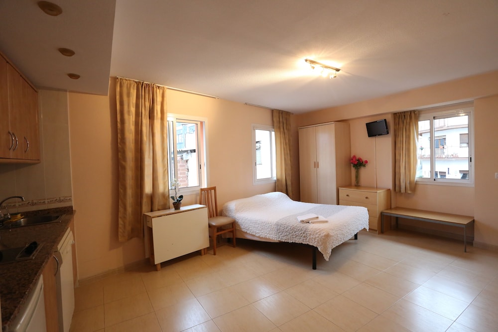 

Lamezia Terme - Lloret de Mar - Royal Inn Aparthotel