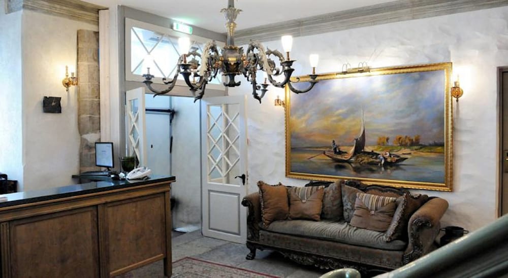 

Bari - Tallinn - Gotthard Residents