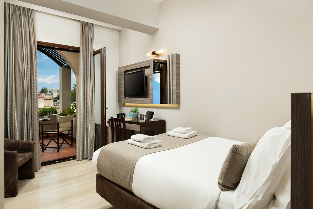 

Milano - Kalyves - Royal Sun Hotel