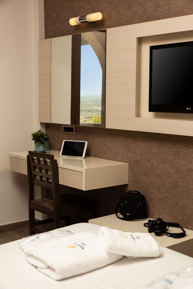 

Bologna - Chania - Royal Sun Hotel