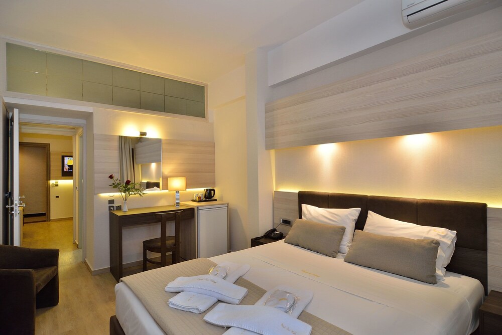 

Verona - Kalyves - Royal Sun Hotel