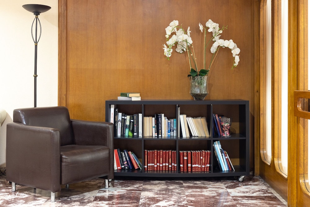 

Milano - San Juan de Alicante - Hotel Leuka