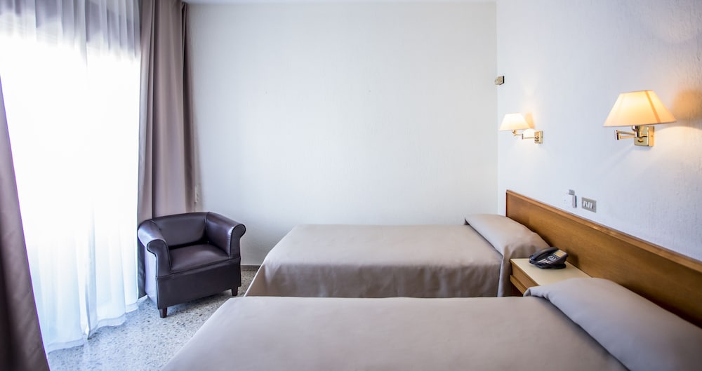

Napoli - Alicante - Hotel Leuka