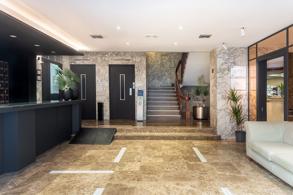 

Bologna - Alicante - Hotel Leuka