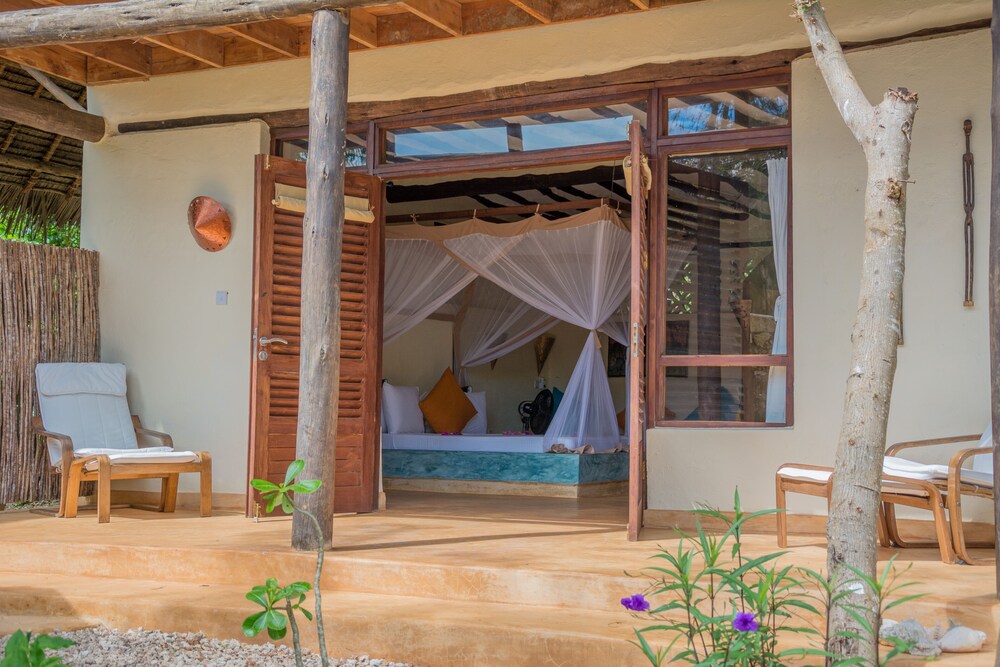 

Napoli - Matemwe - Sunshine Marine Lodge