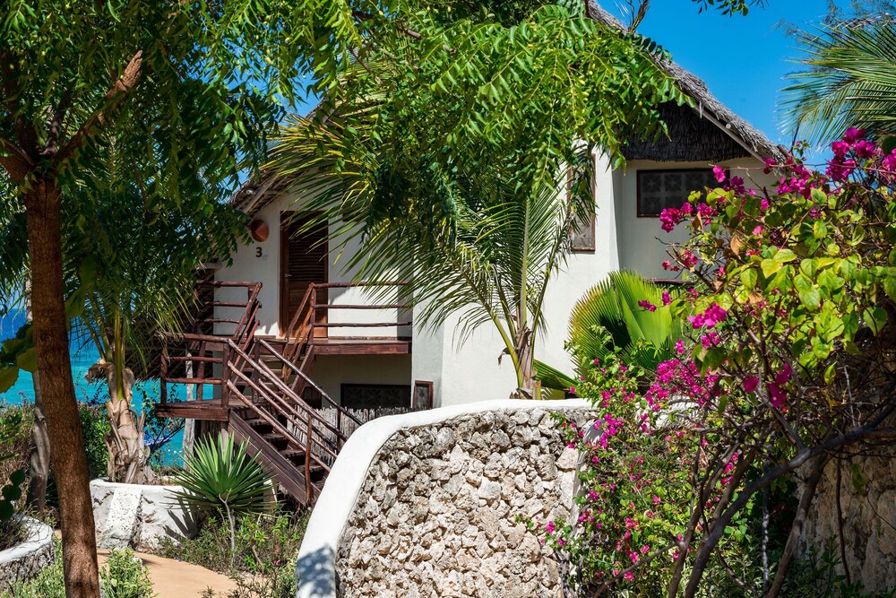 

Lamezia Terme - Matemwe - Sunshine Marine Lodge