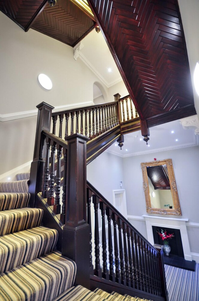 

Roma - Leith - Palmerston Suites