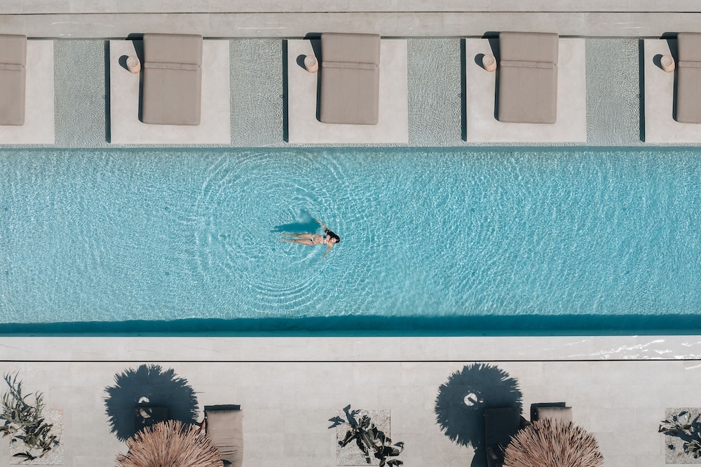 

Roma - Naousa, Paros - Cove Paros