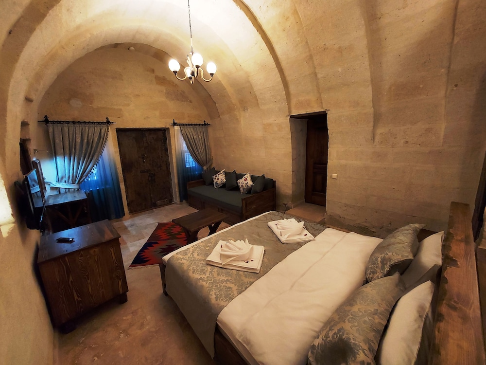

Napoli - Ayvalı - ARMEsos Cave Hotel