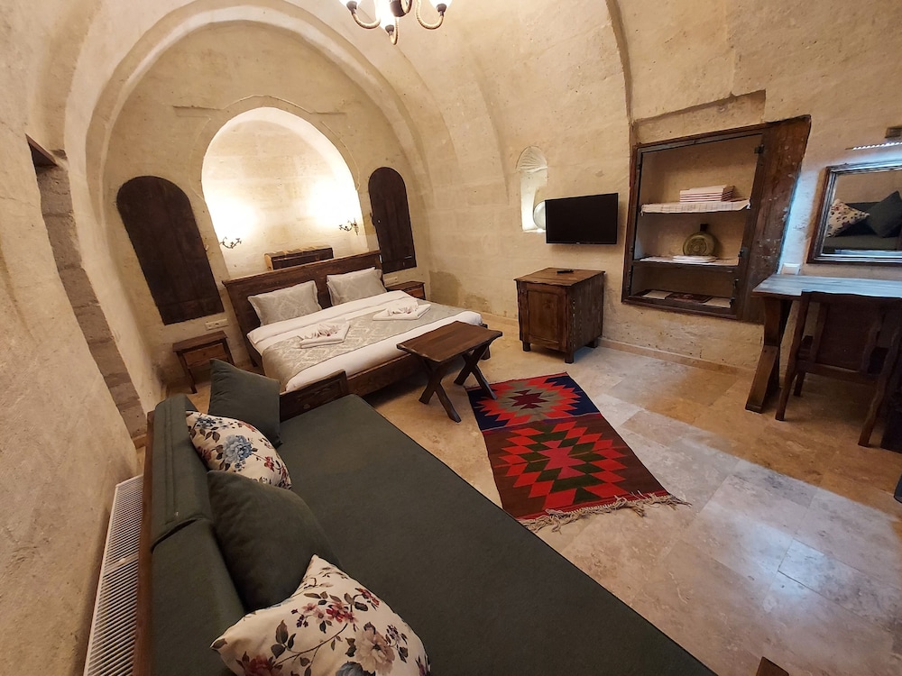 

Catania - Ayvalı - Armesos Cave Hotel