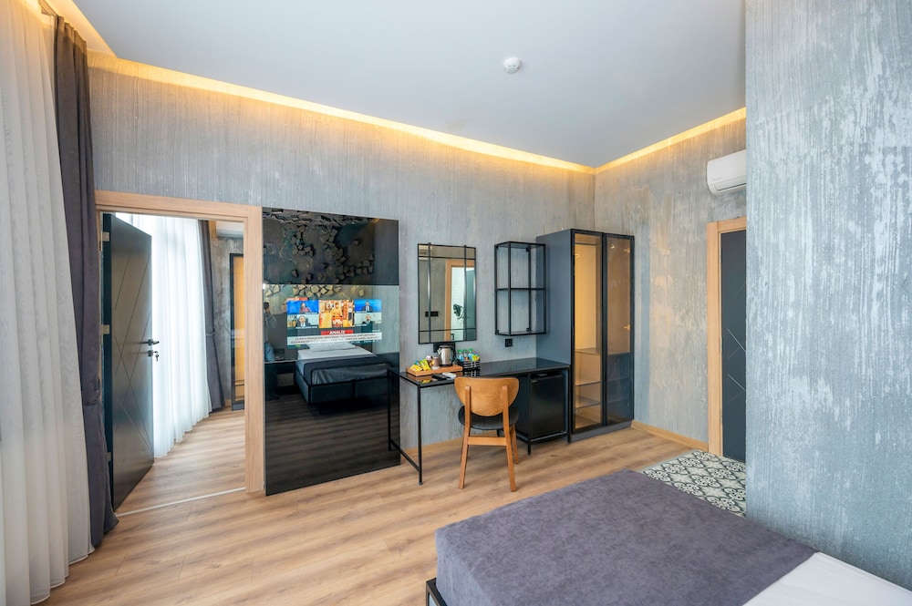 

Venezia - Istanbul, New Airport - Continental Airport Hotel