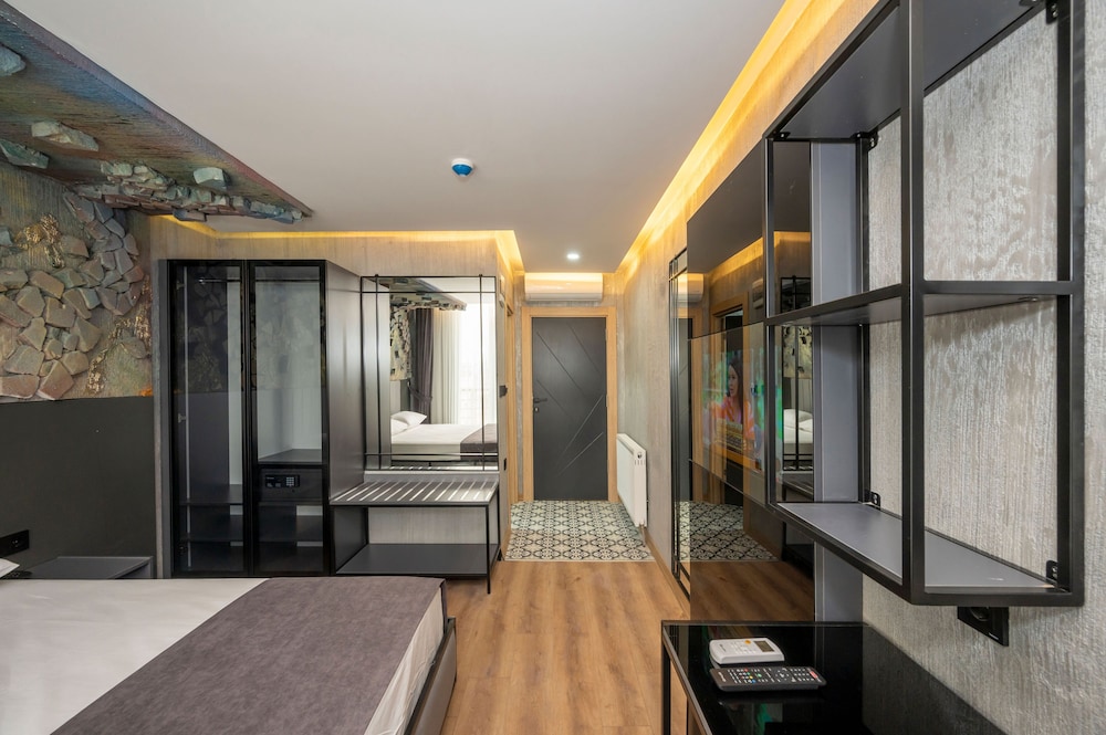 

Milano - Istanbul, New Airport - Continental Airport Hotel