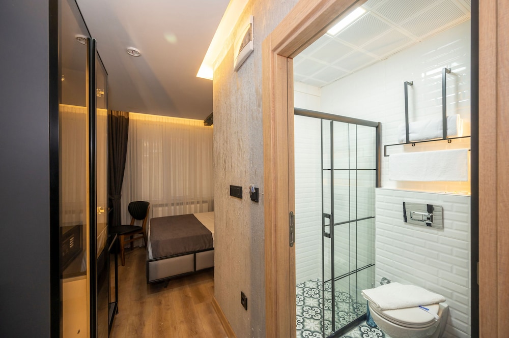 

Napoli - Istanbul, New Airport - Continental Airport Hotel