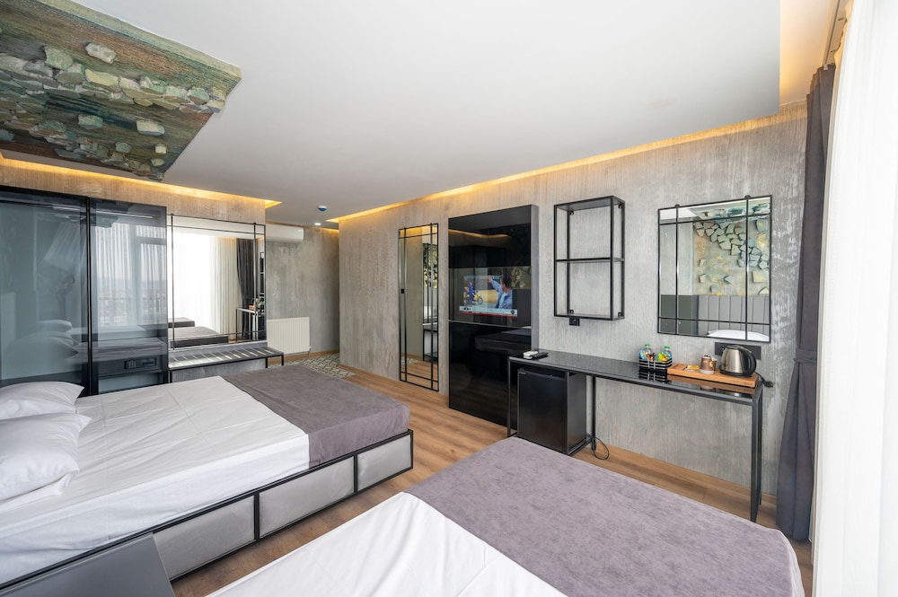 

Palermo - Istanbul, New Airport - Continental Airport Hotel