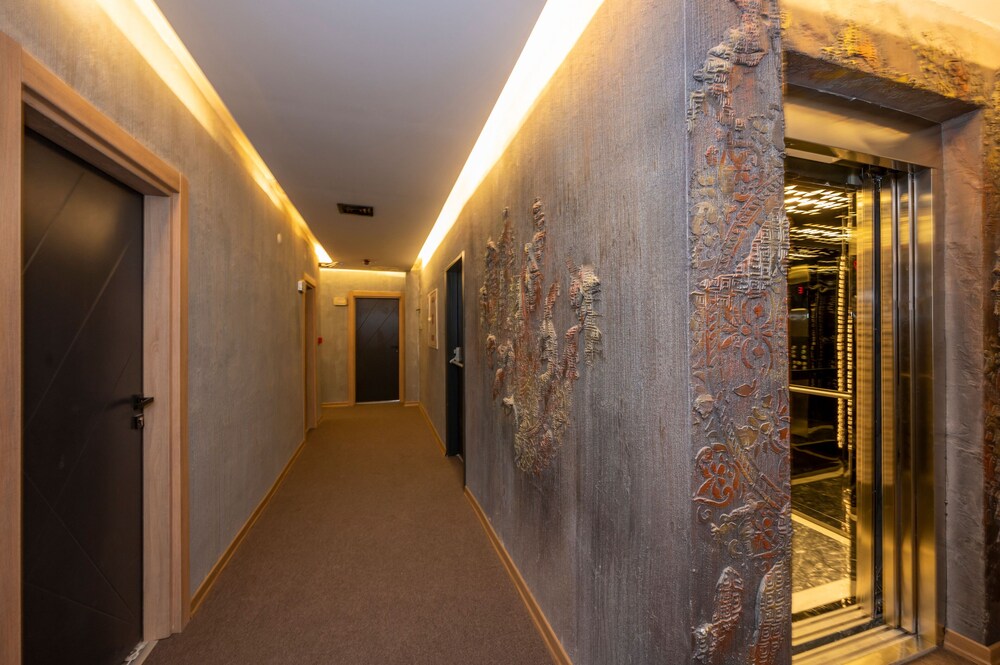 

Bologna - Istanbul, New Airport - Continental Airport Hotel