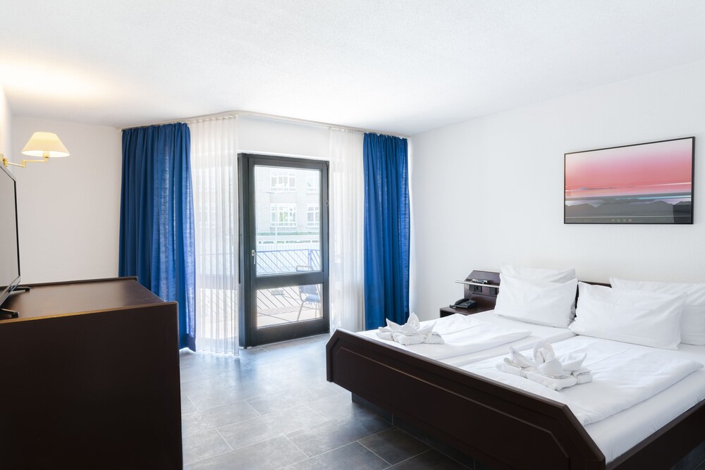 

Napoli - Ostfildern - Hotel Astoria am Urachplatz