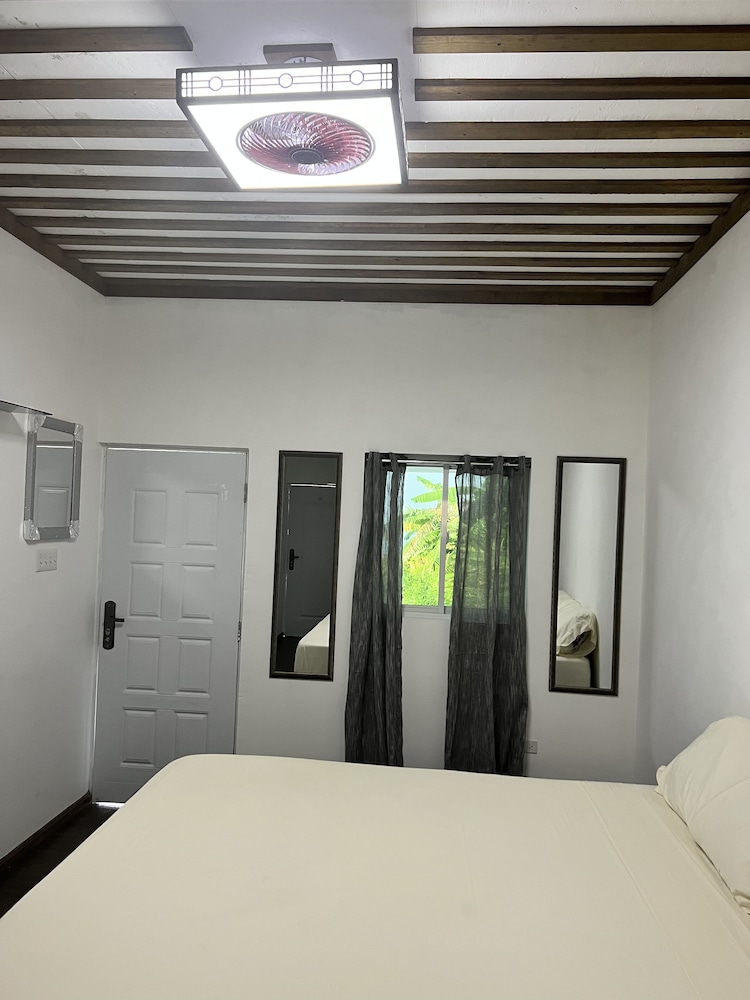 

Torino - Long Bay - Jamaica Colors Eco-Retreat Hotel and Spa