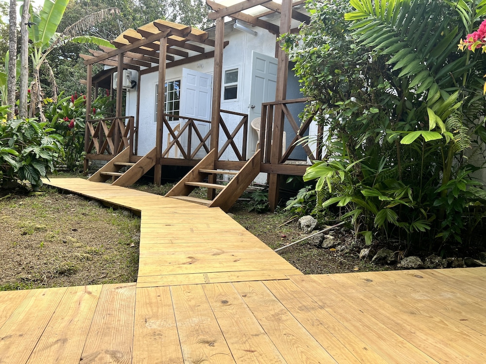 

Verona - Long Bay - Jamaica Colors Eco-Retreat Hotel and Spa