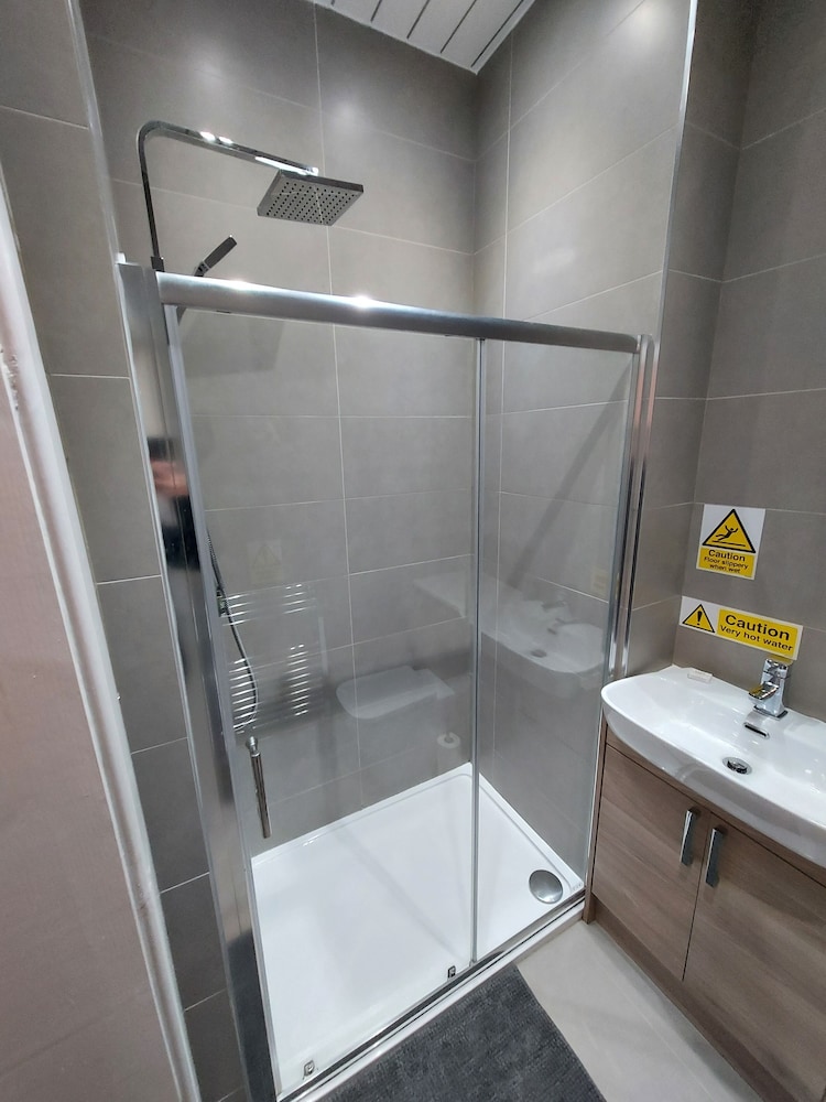 

Napoli - Ayr - Maze Rented Accommodation