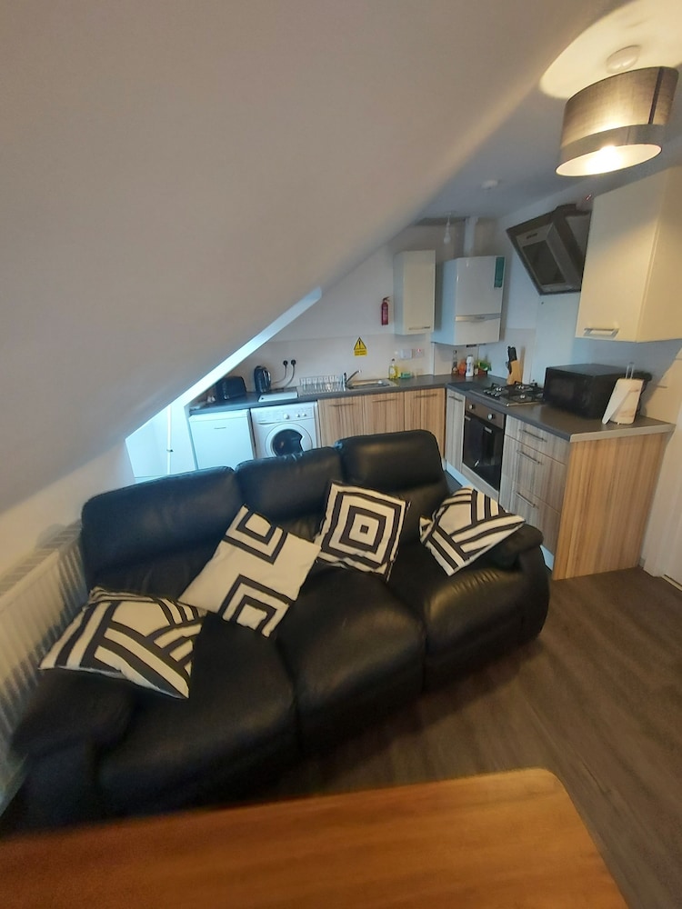 

Roma - Ayr - Maze Rented Accommodation