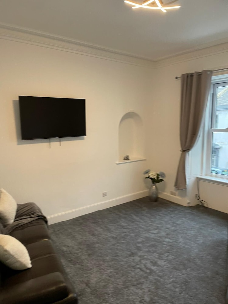 

Napoli - Ayr - Maze Rented Accommodation