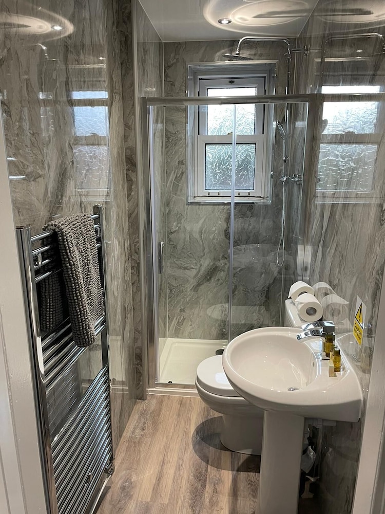 

Bologna - Ayr - Maze Rented Accommodation