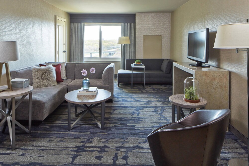 

Milano - Greece - Rochester Airport Marriott