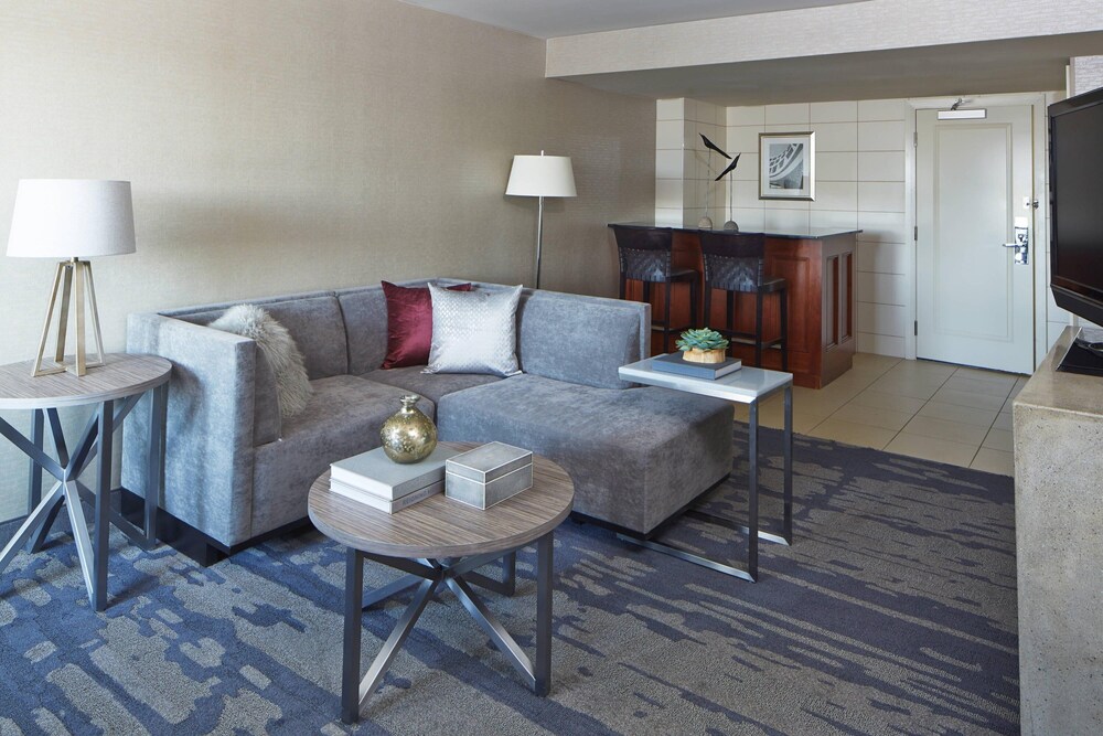 

Milano - Greece - Rochester Airport Marriott