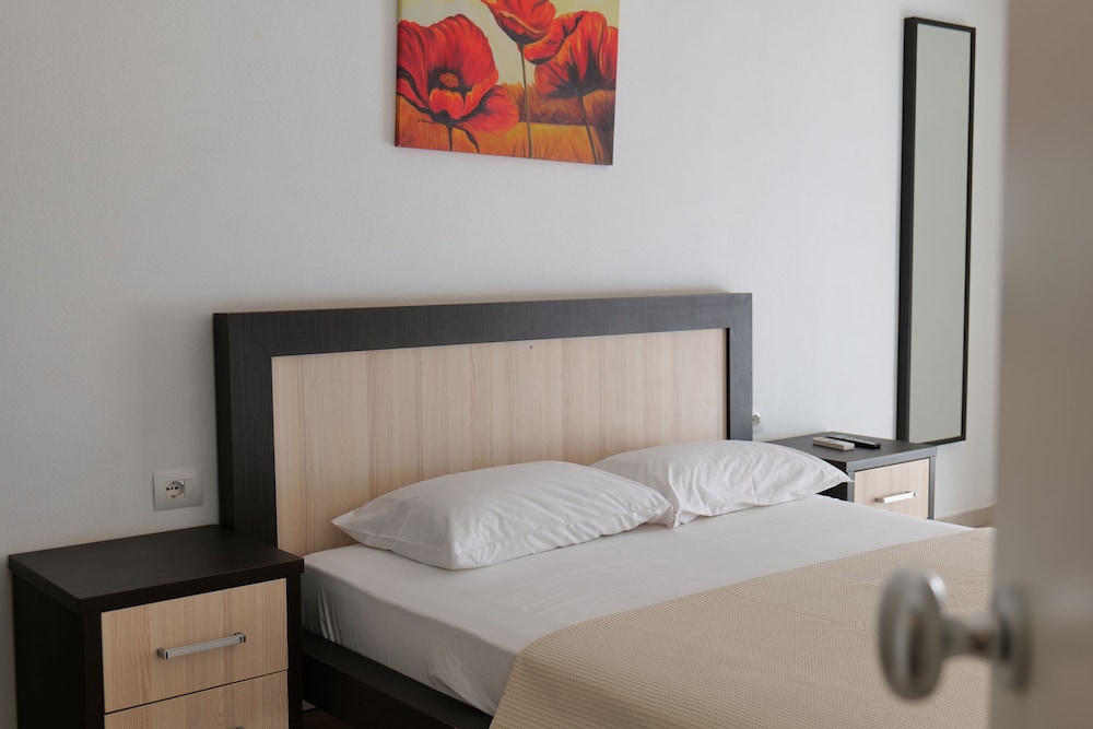 

Napoli - Himarë - Hotel Jali