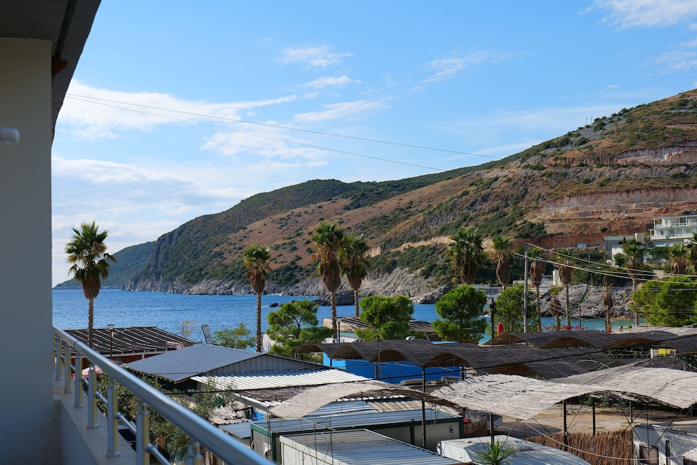 

Napoli - Himarë - Hotel Jali