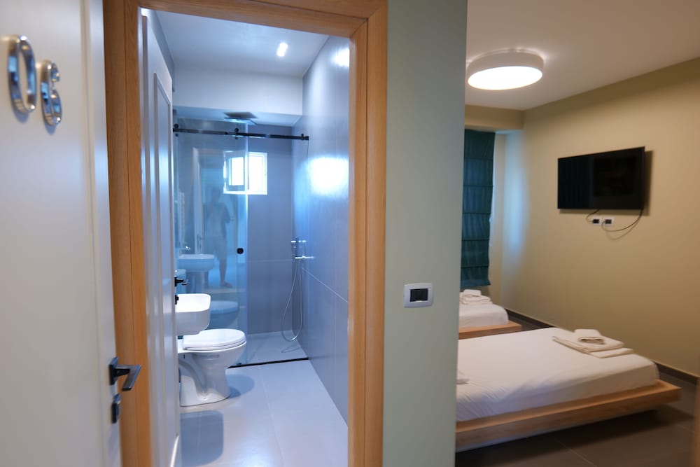 

Bari - Himarë - Hotel Jali