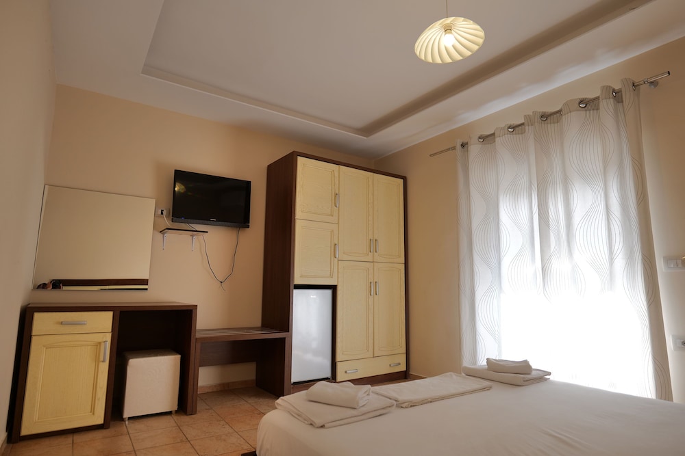 

Bari - Himarë - Hotel Jali