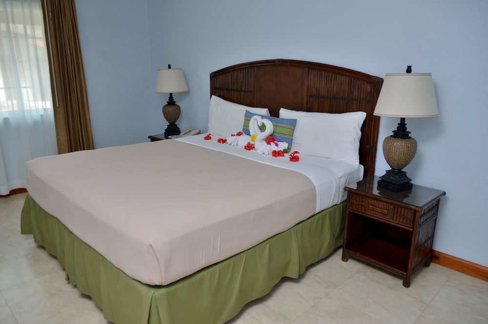 

Venezia - Negril - CocoLaPalm Seaside Resort