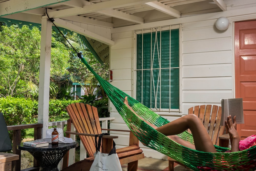 

Roma - Negril - Samsara Cliff Resort
