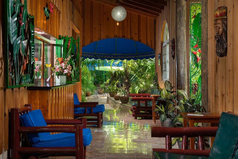 

Roma - Negril - Samsara Cliff Resort