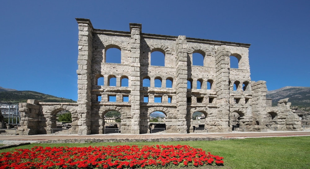 

Olbia - Saint-Christophe - Express Hotel Aosta East