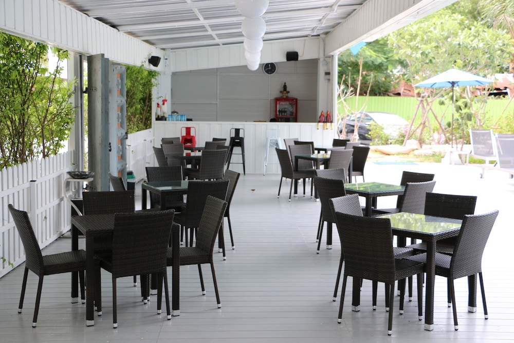 

Lamezia Terme - Pattaya - Capital O I-Talay Resort