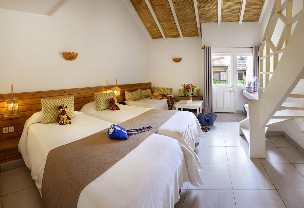 

Milano - Ngaparou - Le Saly Hotel