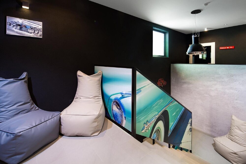 

Trieste - Cracovia - Automobil Hotel