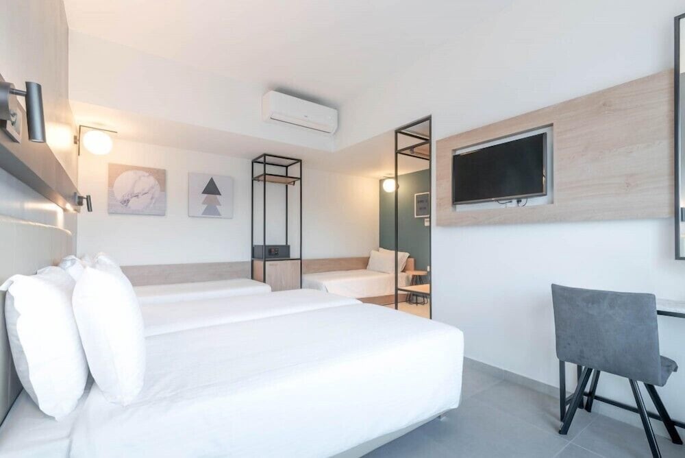 

Milano - Néa Mákri - Hotel Avra by Smile hotels